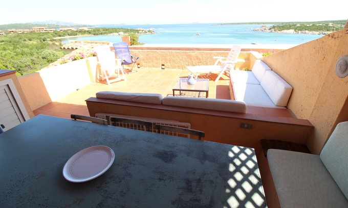 Golfo di Marinella Appartement | Appartement marin à 50 mètres de la plage, piscine, bar-restaurant, wifi