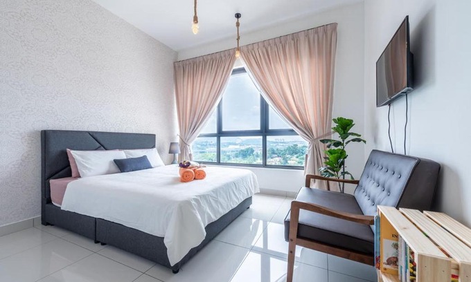 Sungai Buloh Appartement | Mario's suite direct MRT link & 50m infinity pool