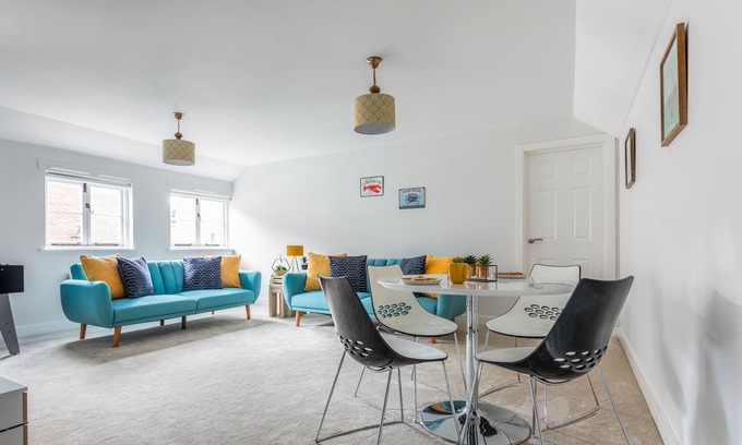 Heybridge Appartement | Market Apartment by Creative Stays