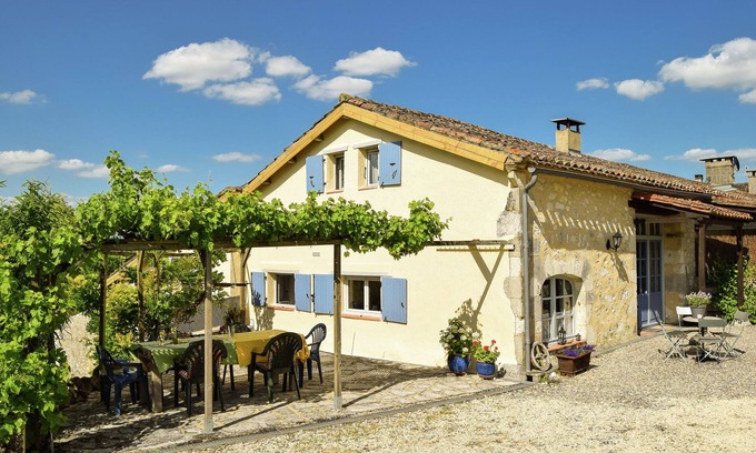 Saint-Eutrope-de-Born Cottage | Ferme pittoresque avec piscine