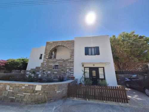 Piso Livadi Appartement | Maroussa s guesthouse