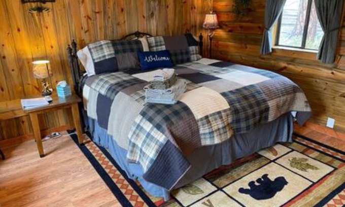 Red Feather Lakes Cabine | Marr's Mountain Cabins - Cabin 6