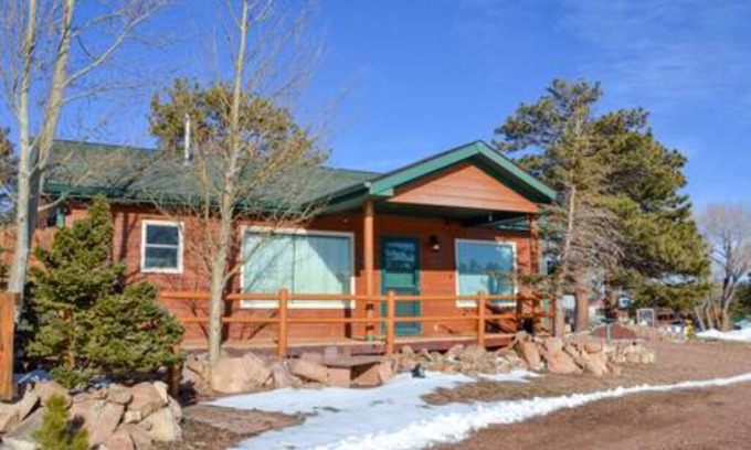 Red Feather Lakes Cabine | Marr's Mountain Cabins - Cabin 1