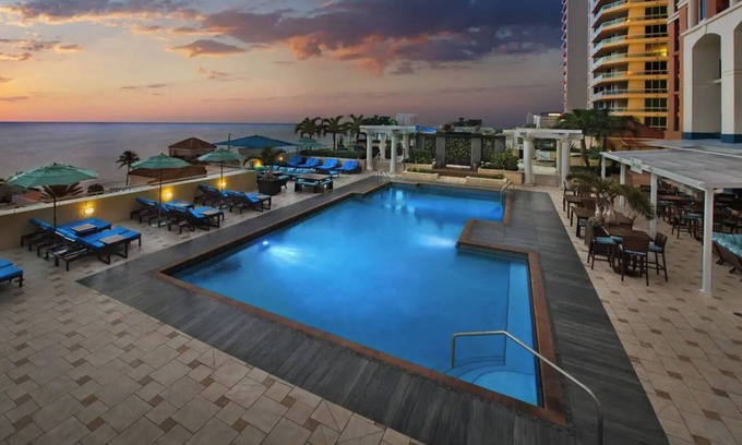 Central Beach Villa | Marriott BeachPlace Towers \ 2BR \ Full Kitchen \ Vibrant location \ Must Stay!