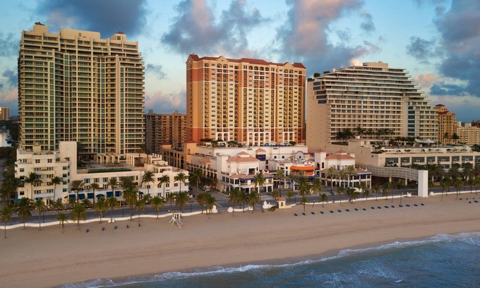 Central Beach Station Balnéaire | Marriott's BeachPlace Towers