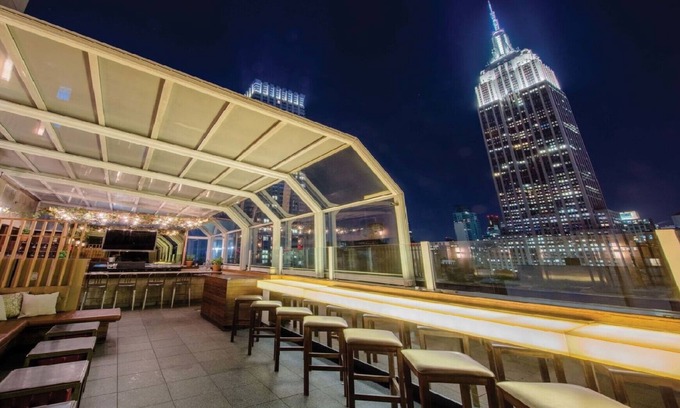 Midtown Station Balnéaire | Marriott's Vacation Club Pulse King Guest Room (Empire State Building View)