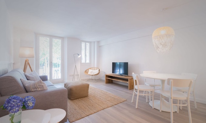 La Llotja-Born Appartement | Marsuites 1 - Palace and Cathedral View (First floor)