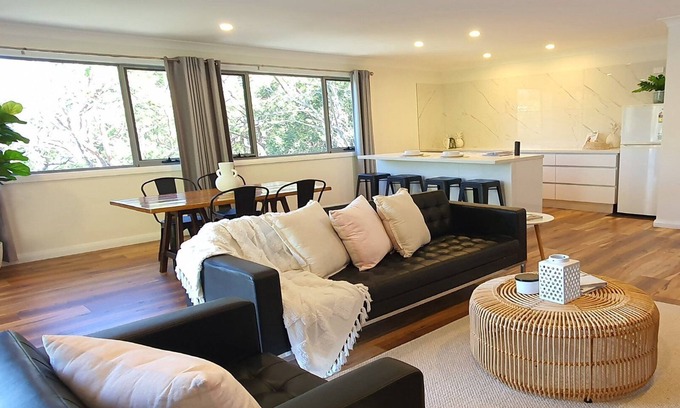 Killcare Maison | Martha Jane's - Bay Views & Tranquil Surrounds
