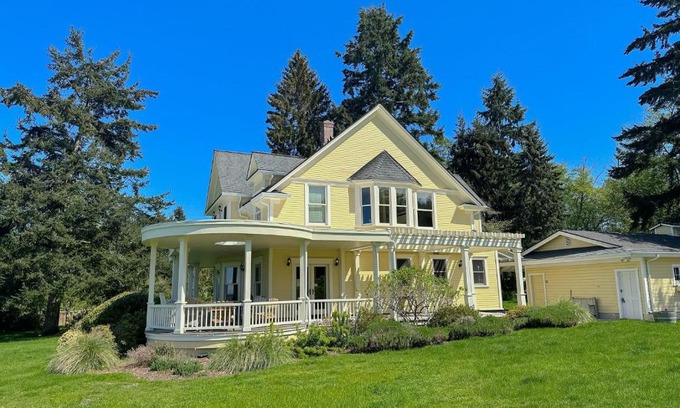 Langley Maison | Marty's Place