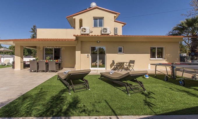 Estombar Villa | Merveilleuse Villa Carvoeiro | Quinta da Saudade | Piscine privée | Tennis de table