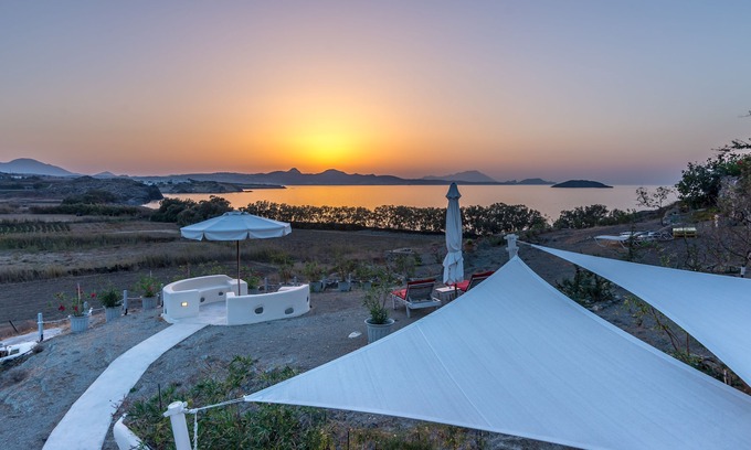 Milos Maison | Marvelous vue coucher de soleil sur la mer depuis le jardin, à quelques minutes de superbes plages de sable