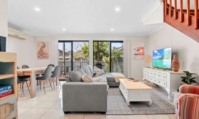Caloundra Maison | Mary St 3 Unit 2 Caloundra