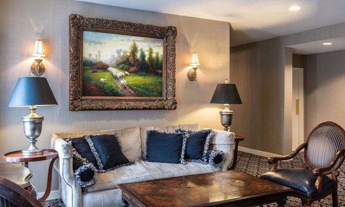 Historic District Hôtel | Maryland Inn 2 Doubles, Pet-Friendly, 2 Units