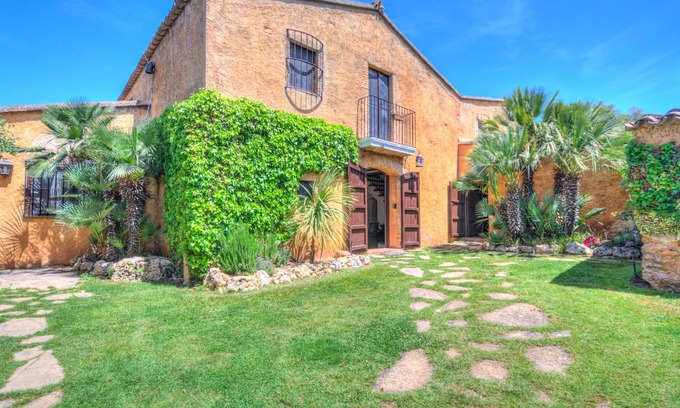 Olerdola Villa | Masia Cal Mingo, près de Sitges, BCN. Charmante villa Pays Catalan milieu des vignes
