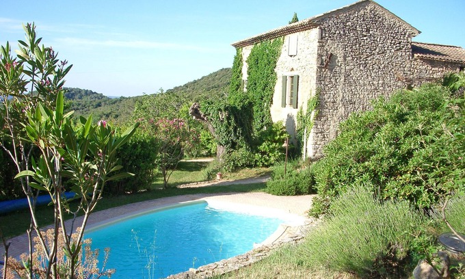 Saint-Nazaire Maison | Mas 17eme piscine privée proche Avignon, Vallée Cèze, Ardèche, chien bienvenu