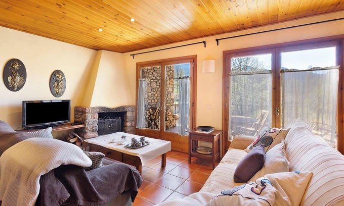 Das Autre | "Mas Cal Gintó" avec vue sur les montagnes, terrasse privée et Wi-Fi
