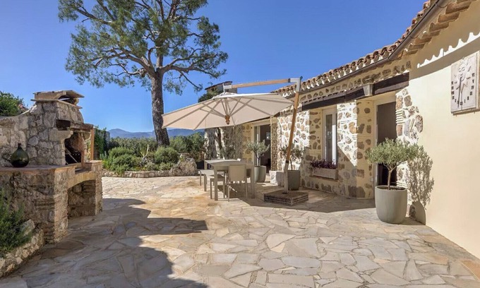 Roquebilliere Villa | Mas de la Roche – Villa de luxe à Nice avec piscine privée, jardin et vue panoramique