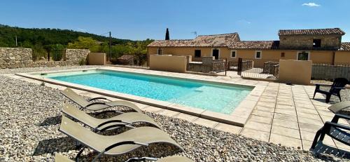 Vezenobres Maison | Mas Des Terres Rouges