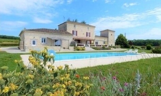 La Sauvetat-sur-Lede Autre | Stunning and spacious Farmhouse with private heated pool near Bastide Town.