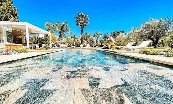 Camelas Villa | Mas El Chaparo, Charme et luxe Catalan