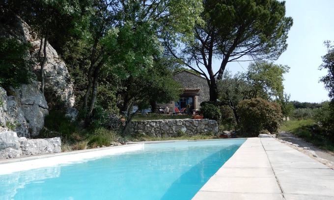 Lussan Autre | Très beau mas en pierre avec piscine dans le pays d'Uzès