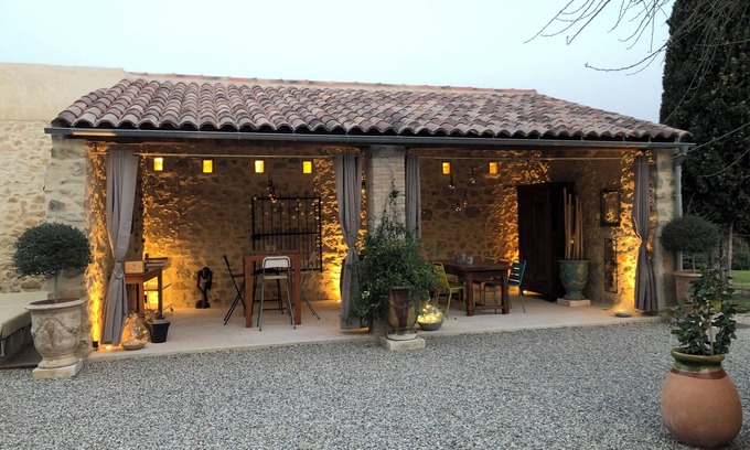 Mondragon Autre | Mas en Provence bassin source et jardin clos