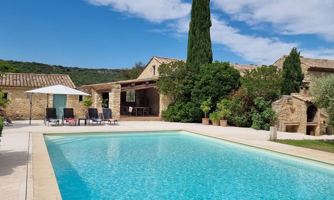 Laudun Villa | Mas Malbos avec piscine privée, vue imprenable, près d'Uzès, Gard