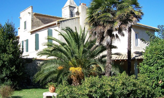 Albaron Cottage | Gite De Caractère Avec Piscine Dans Un Mas Traditionnel Camarguais