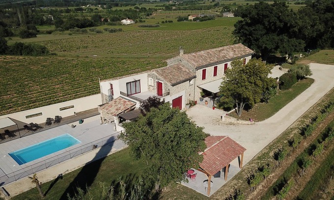 Saint-Julien-de-Peyrolas Maison | Mas piscine privée clôturée, 5 min Gorges Ardèche, CLIM, WIFI, au calme.
