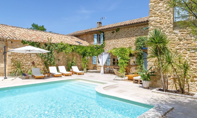 Maubec Autre | Mas provençal avec vue à couper le souffle sur le Luberon.
