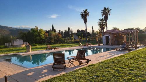 Saint-Michel-de-Llotes Lit Et Petit-Déjeuner | "MAS TRAMONTANE "chambres d'hôtes et studio avec piscine dans parc arboré