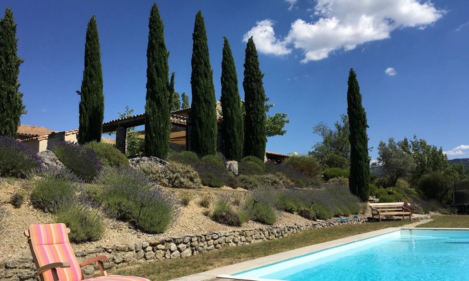 Le Poet-Sigillat Maison | Mas avec piscine chauffée & tennis privé pour 14 couchages