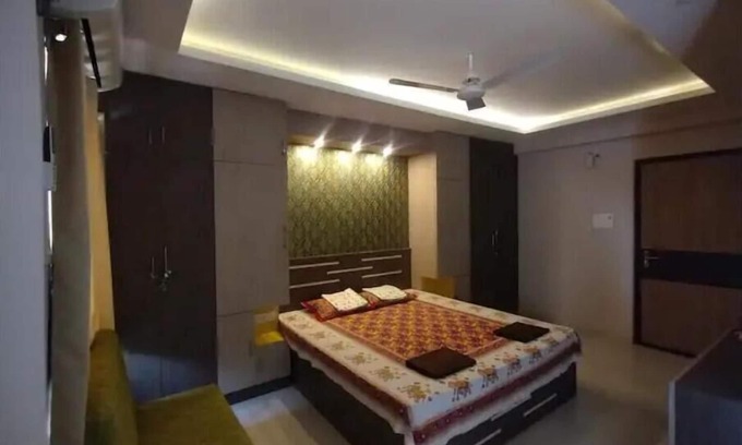 Puri Appartement | Mascot Studio Homestay 1BK with attached bath