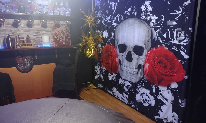Springfield Copropriété | Hot tub, massage chair, massage table for you to just relax.