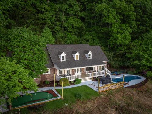 Weaverville Maison | Massive Asheville Compound A Memorable Experience