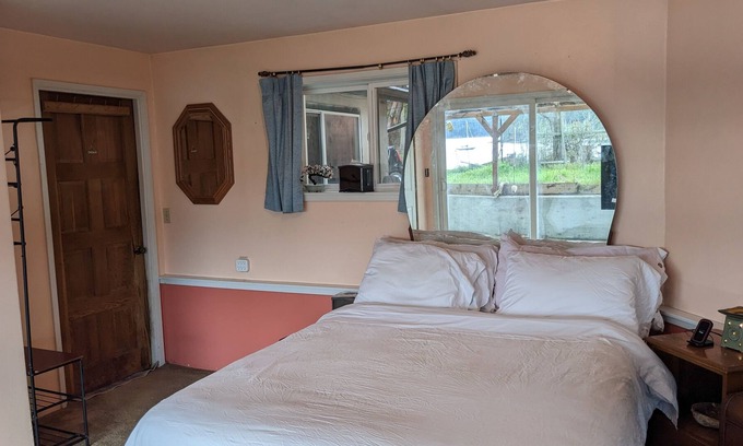 Marrowstone Maison | Master Bedroom w/additional twin bed -- immediate beach access