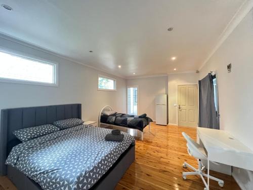 Seven Hills Maison | Master Room with Attached Bathroom close to Station and Shops - SH1