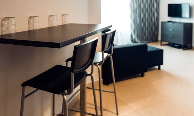 Netanya Appartement | Masterful Kikar Netanya Apartment