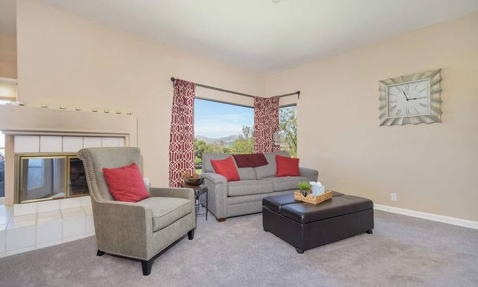Rancho Bernardo Copropriété | * Beaux meubles et vues magnifiques * - Nouveaux tapis et meubles de salon