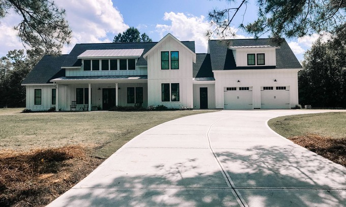 Evans Maison | Toute nouvelle maison de maître avec des journées de tournois toujours disponibles