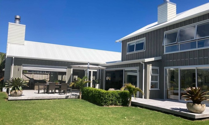 Matarangi Maison | Base: 6 Extra $40 104 Ocean Close, Matarangi