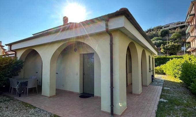 Riva Ligure Appartement | Mauro's House - Sea and bike path within walking distance