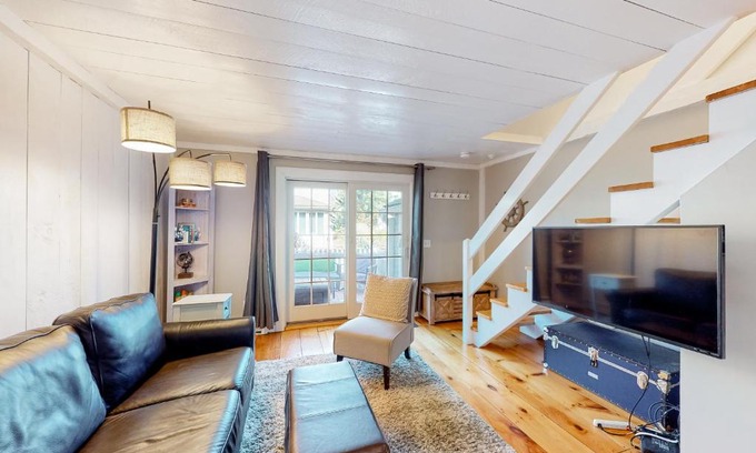 Mashpee Maison | Maushop Village Beach Getaway