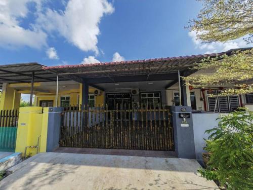 Mersing Maison | Mawar Homestay Netflix Cuckoo