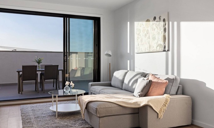 Moonee Ponds Appartement | Maximise Your Outdoor Living Experience in This Glorious 2 Bed 2 Bath Apartment