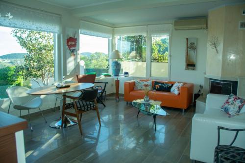 Ormos Agiou Ioannou Maison | Maya's home