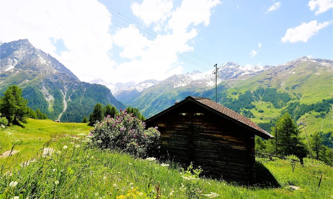 Evolene Chalet De Ski | Mayen Motau - Retour à l'essentiel | La Forclaz