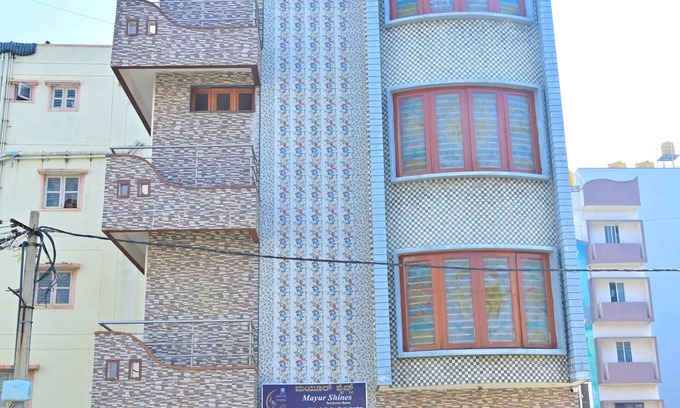 Anekal Appartement | Mayur Shines/ spacious 5-bedroom apartment in cool Jigani with AC, WiFi, fitness