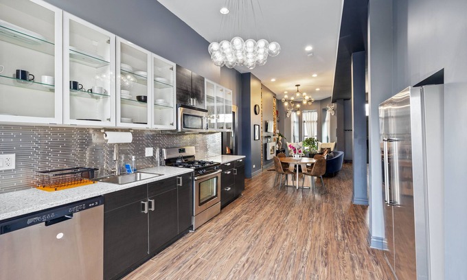 Bronzeville Maison | Mccormick Place Guest House