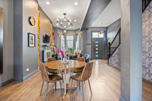 Bronzeville Maison | McCormick Place Guest House